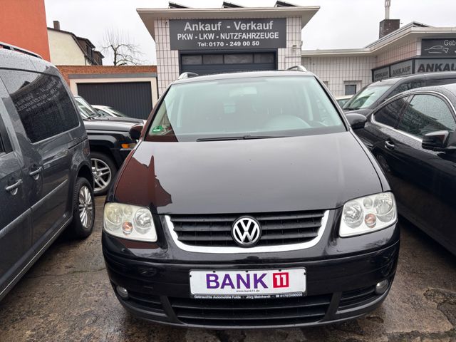 Volkswagen Touran 7 SITZER AHK ZR. GEWECHSELT !!!