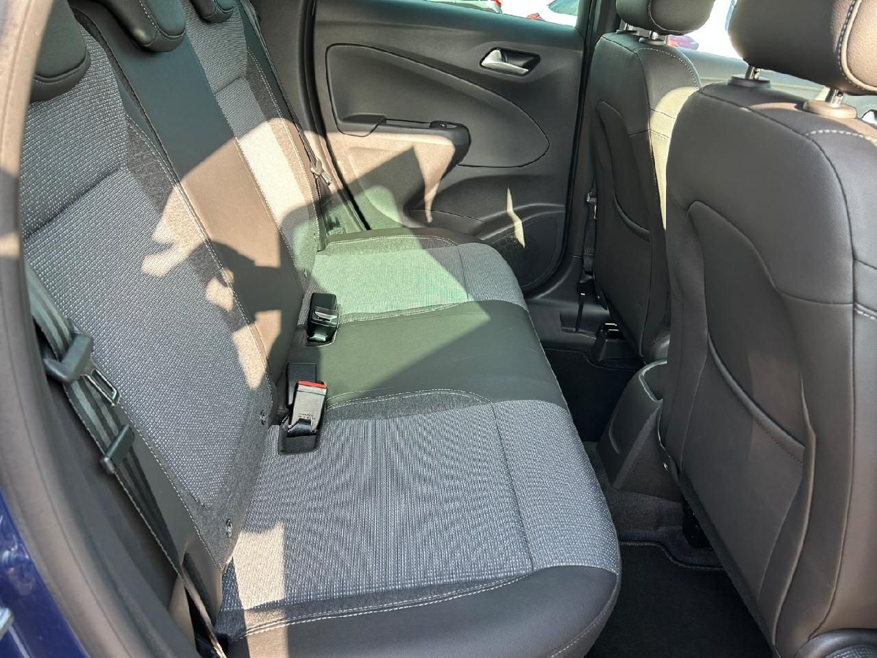 Fahrzeugabbildung Opel Crossland Elegance