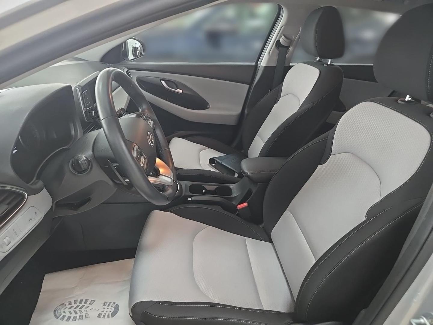 Hyundai i30 Trend AUTOMATIK +EINPARKHILFE+KLIMA