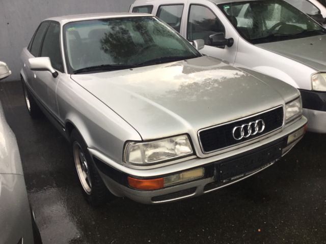 Audi 80. 2,6