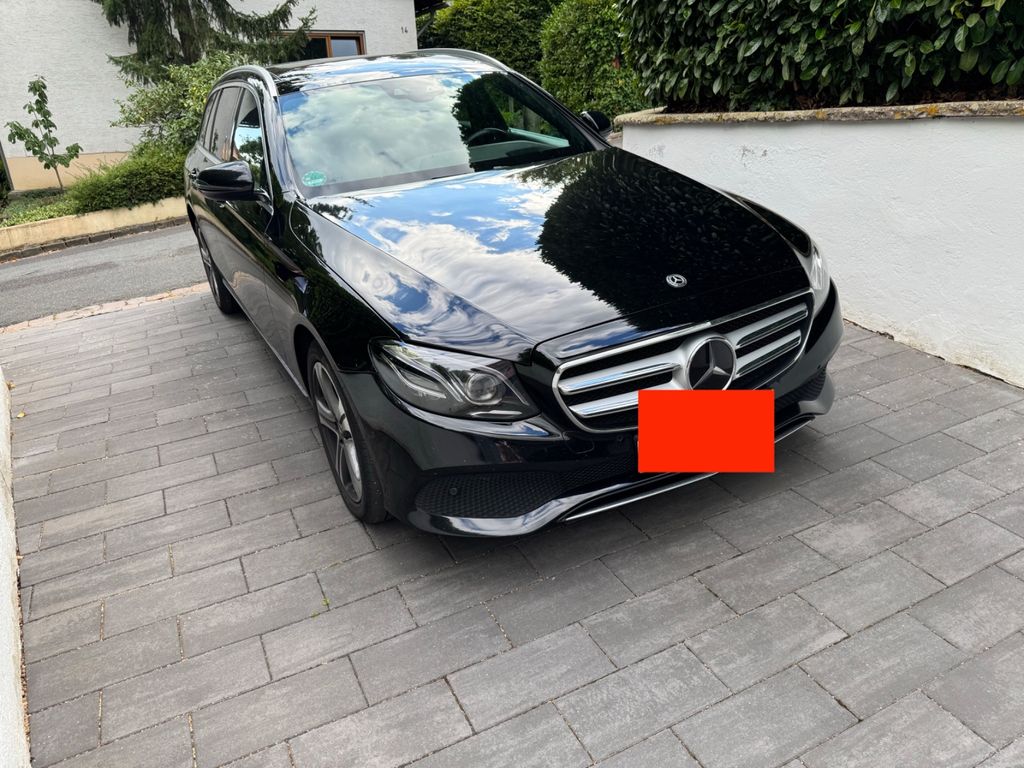 Image of Mercedes-Benz E 220