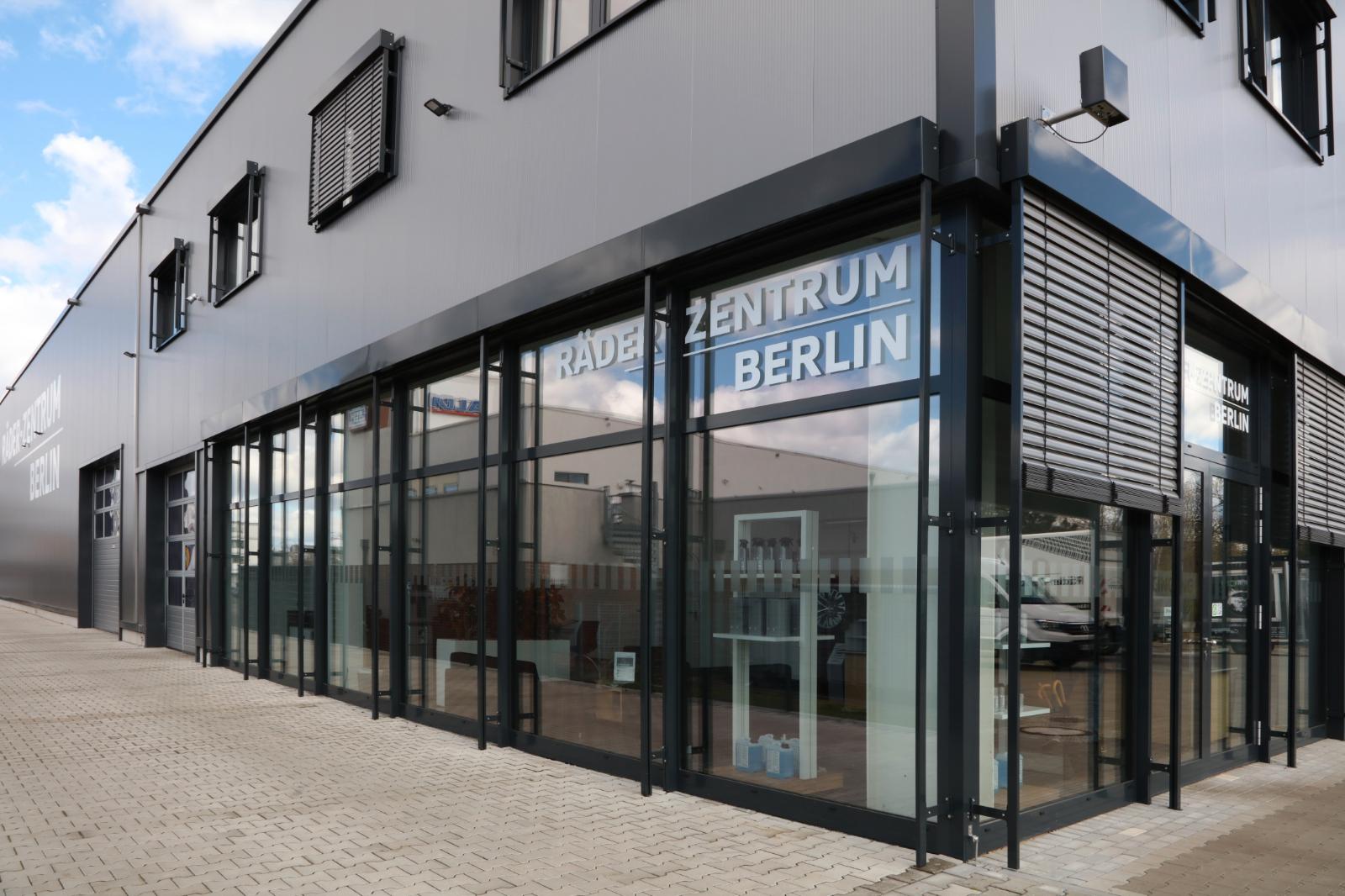showroom-image-bottom