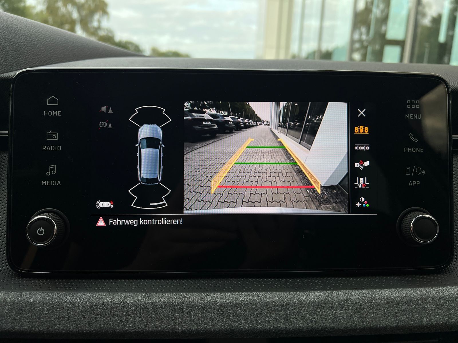 Fahrzeugabbildung SKODA Scala Selection 1.0 TSI DSG *AHK, LED, ACC, Kame