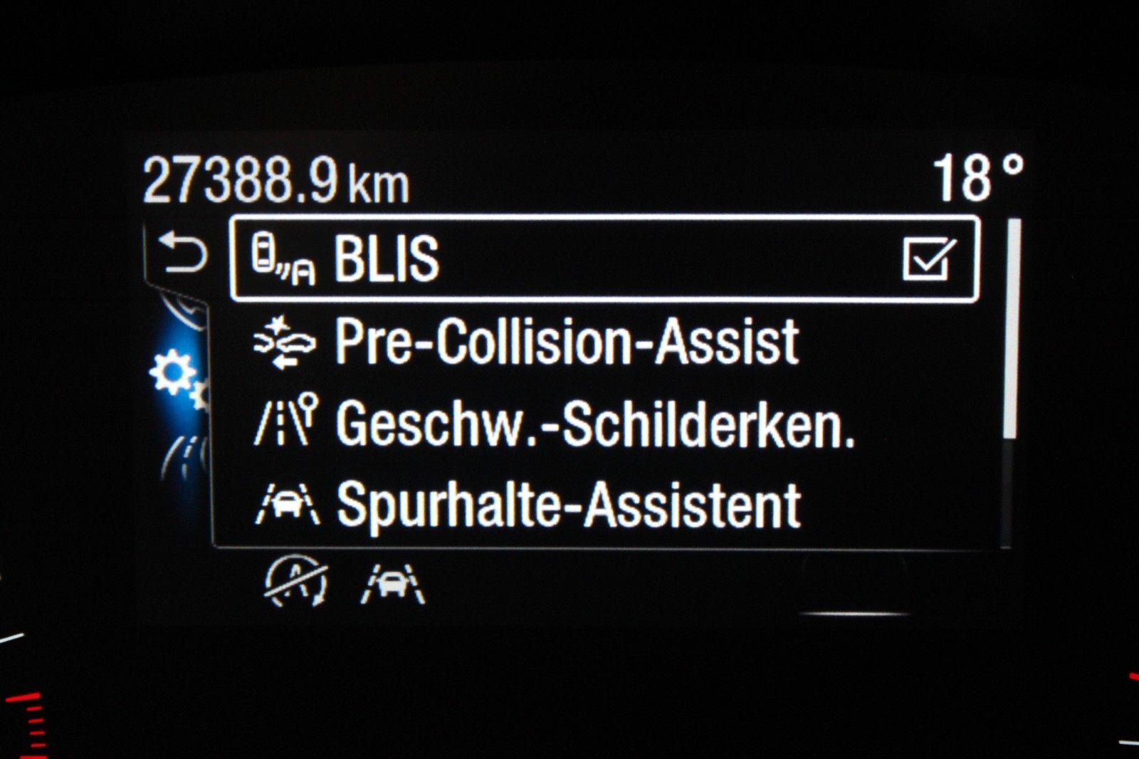 Fahrzeugabbildung Ford Focus ST-Line Turnier LED Park + Winter Paket