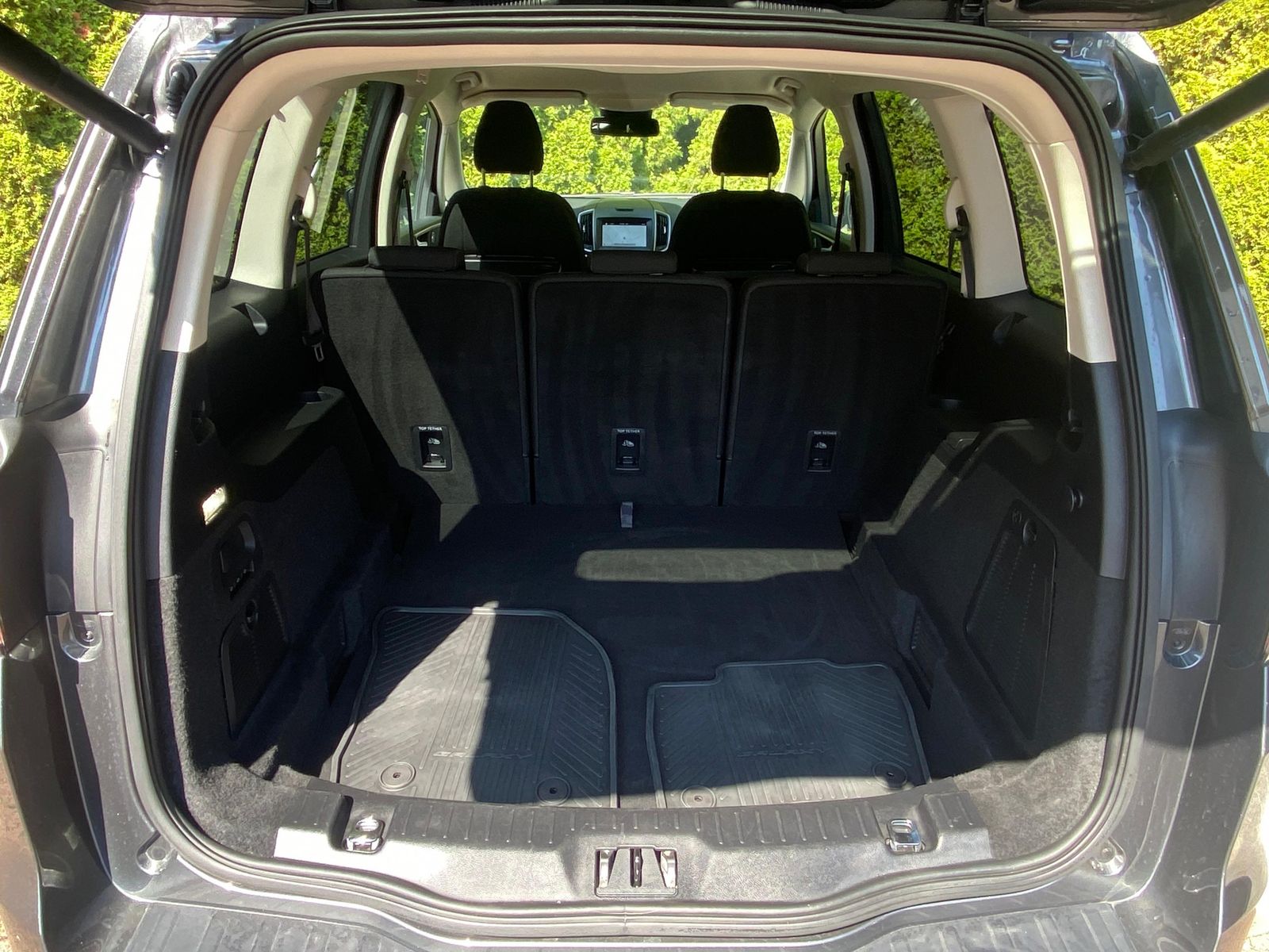 Fahrzeugabbildung Ford Galaxy 2.0 TDCI NAV+SHZ+KAM+AHK+TEMP+DAB+PARK+