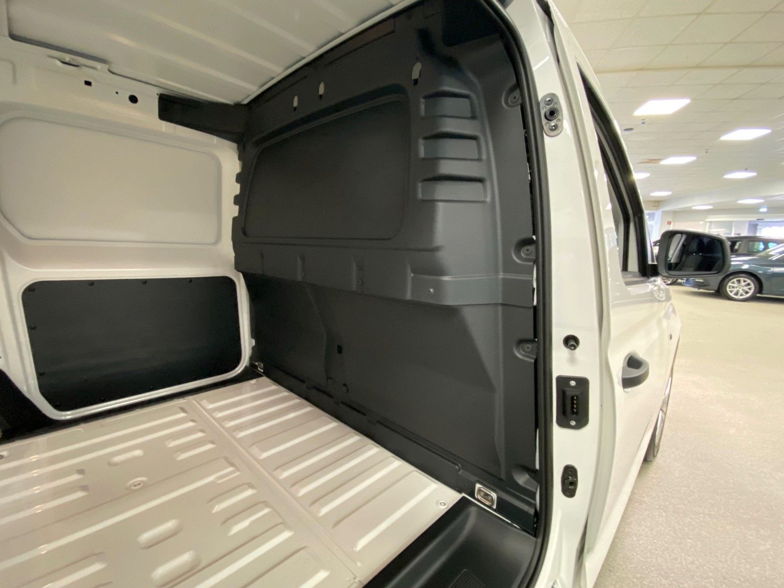 Fahrzeugabbildung Volkswagen Caddy Maxi 2.0 TDI+DSG+Kasten+2030 GARANTIE+250t