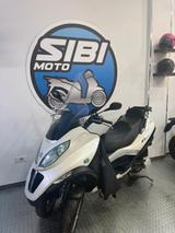 Piaggio MP3 300 HYBRID - PIAGGIO MP3 HYBRID