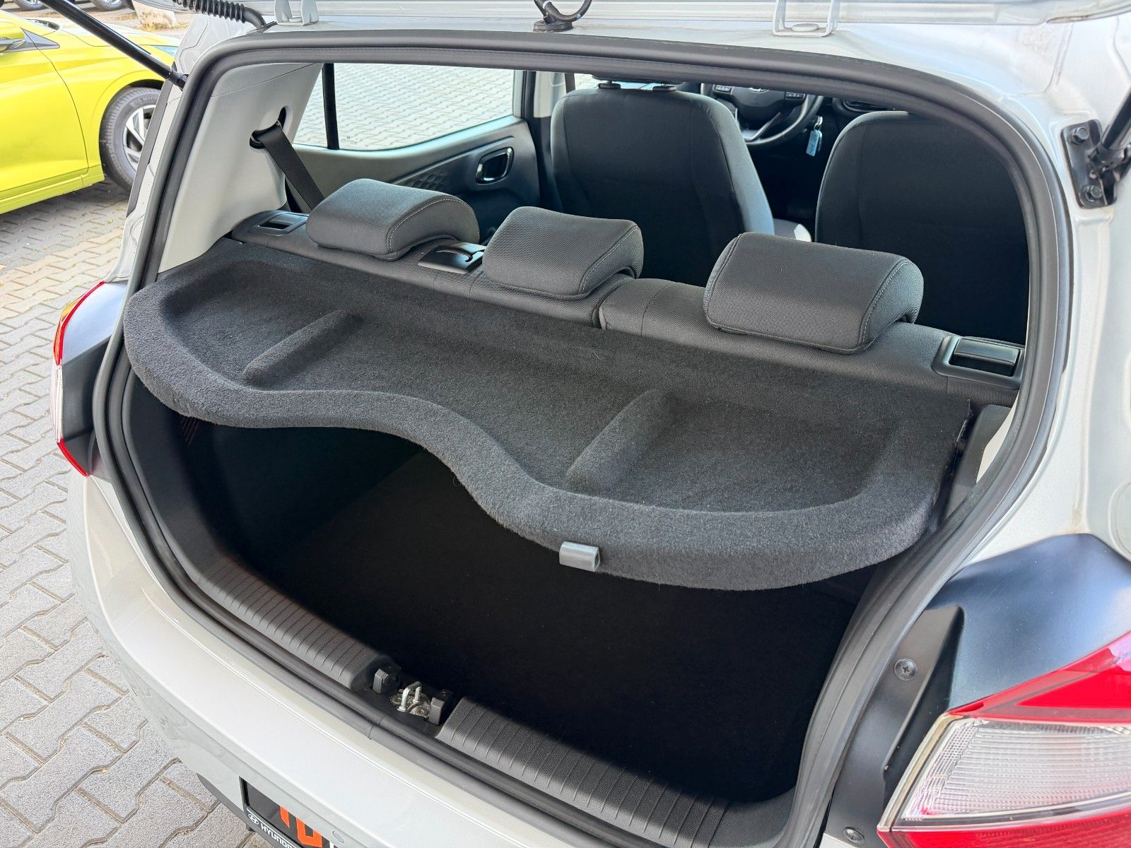 Fahrzeugabbildung Hyundai i10 1.2 Trend SHZ,PDC,AUT,DynLicht,FLA,LM,SpurH