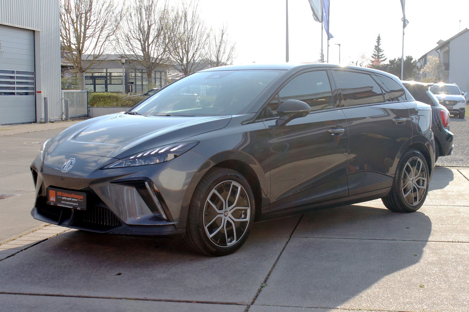 Fahrzeugabbildung MG MG4 Luxury 5D 150kW LED 360° ACC CarPlay BT NAV