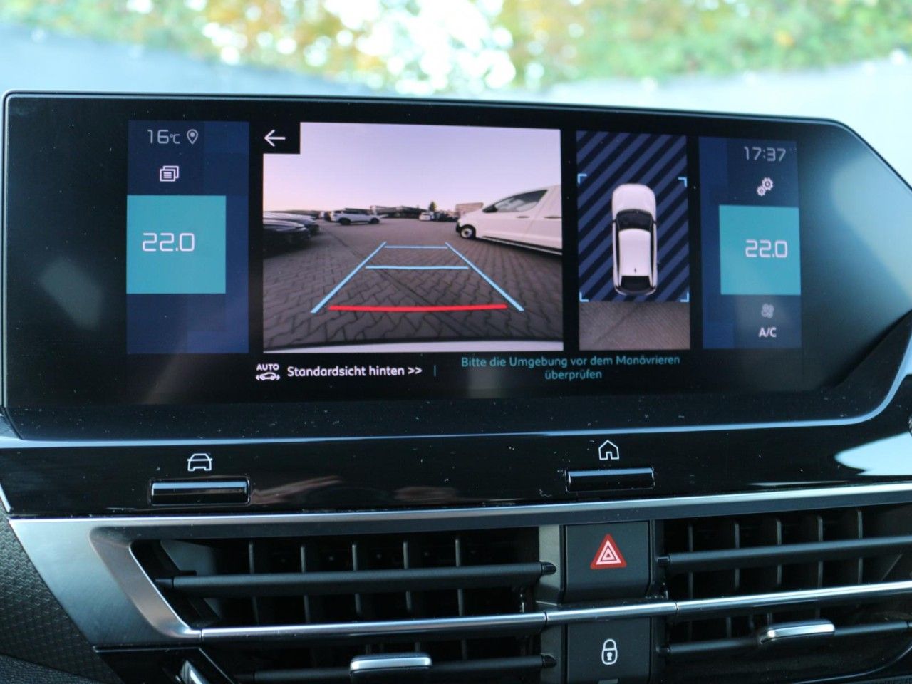 Fahrzeugabbildung Citroën ë-C4 SHINE 136