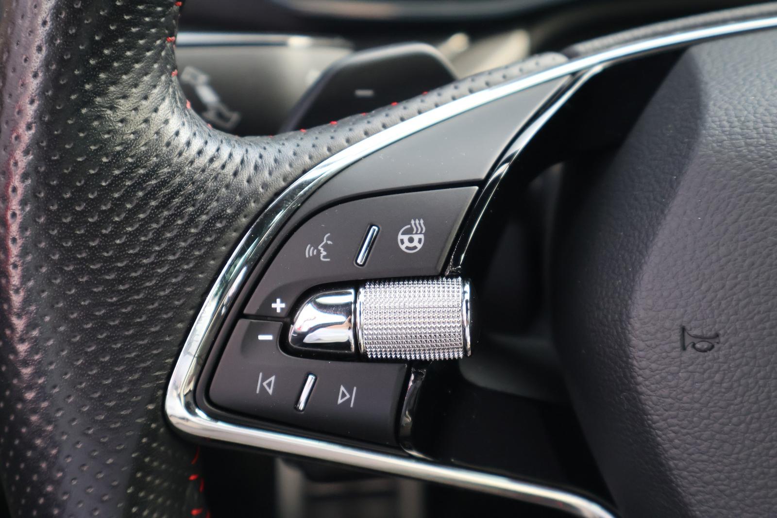 Skoda Octavia Combi 2.0 RS DSG LED Navi Sitzheizung