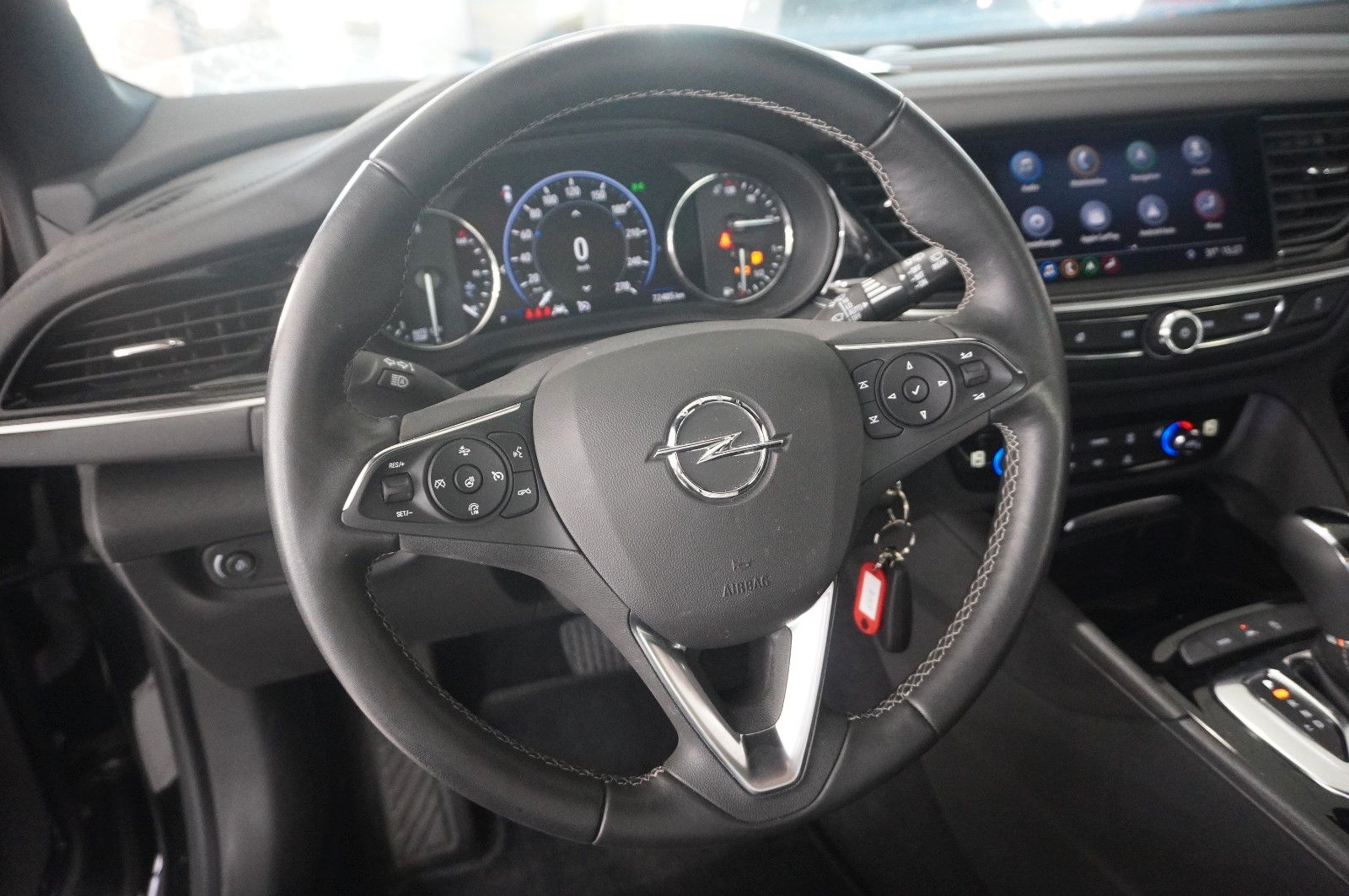 Fahrzeugabbildung Opel Insignia B ST 2.0T ELEGANCE NAVI/LED/VIRT./DAB+