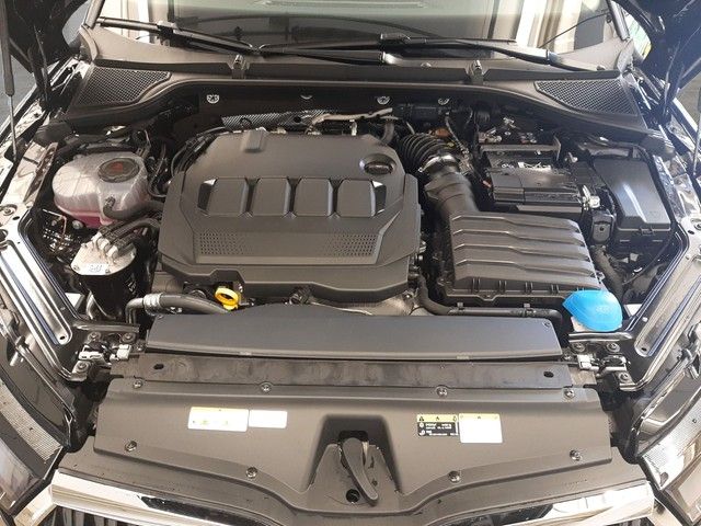 Fahrzeugabbildung Skoda Octavia Combi Selection 2.0TDI DSG Pano Leder