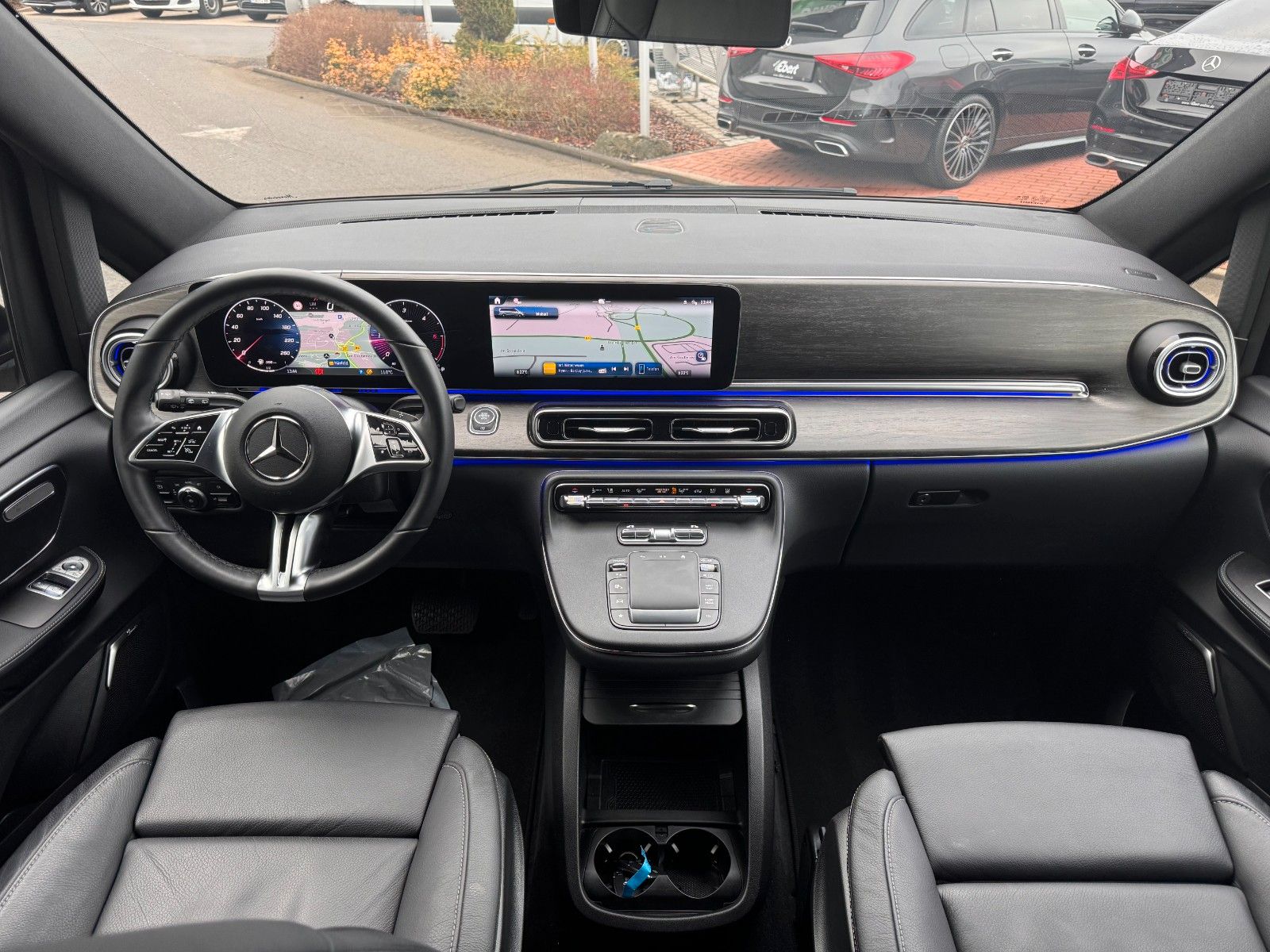 Fahrzeugabbildung Mercedes-Benz V 300 d AVA DISTRONIC AHK Standheiz Sound