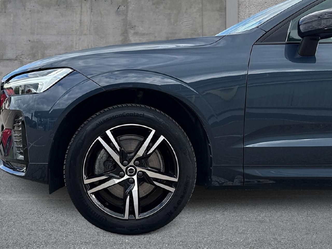 Fahrzeugabbildung Volvo XC60 R Design 2WD