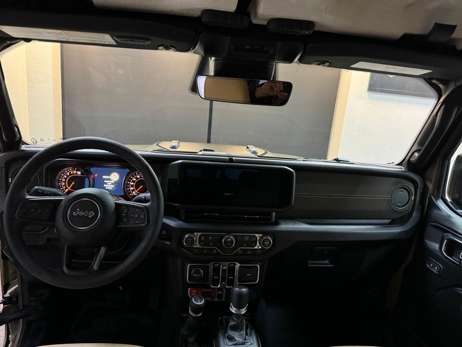 Fahrzeugabbildung Jeep GLADIATOR WILLYS '41 ED. 3.6L-V6 HARDTOP-SOFTTOP