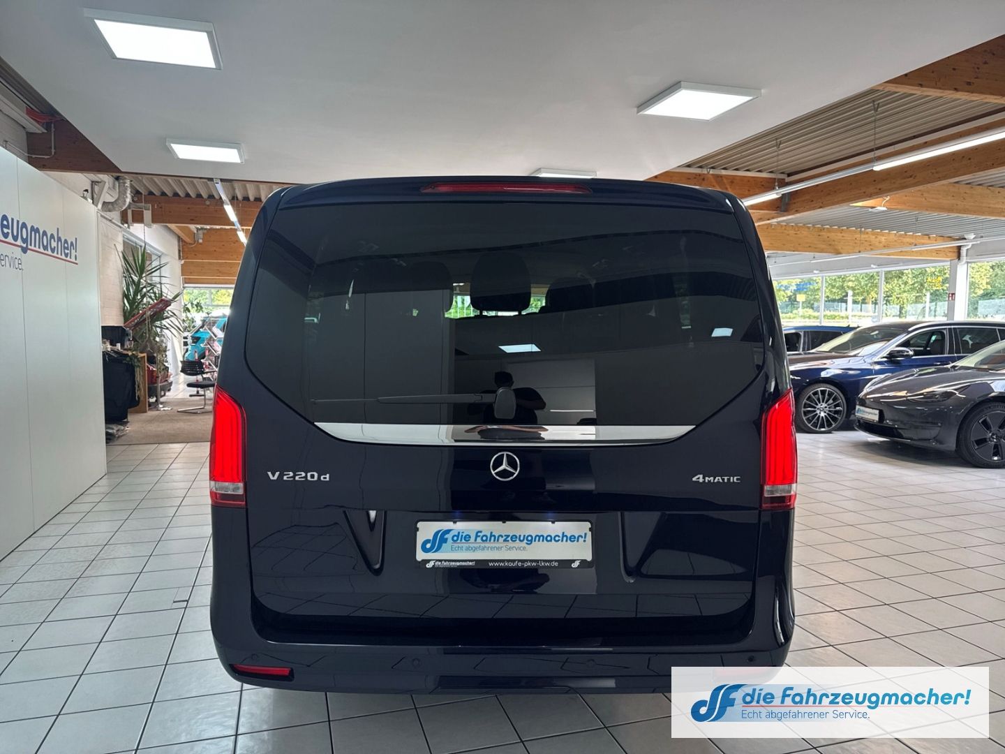 Fahrzeugabbildung Mercedes-Benz V 220 -klasse AVANTGARDE EDITION 4MATIC lang Led