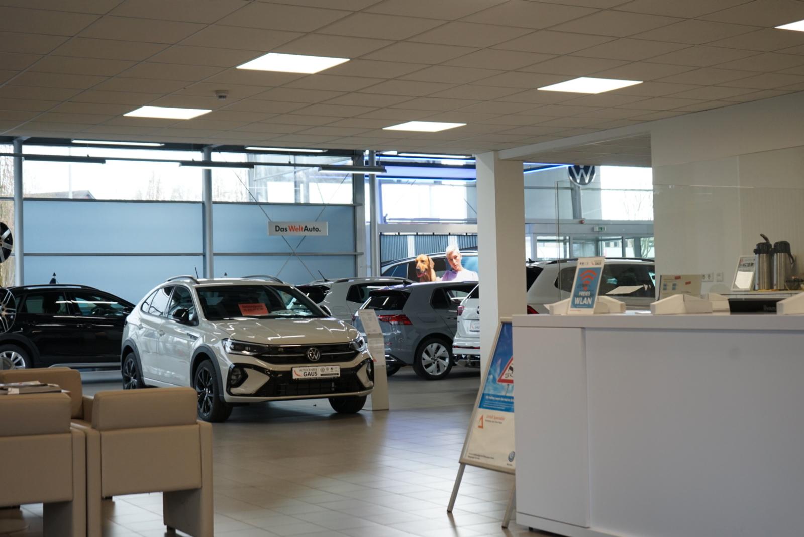 showroom-image-bottom