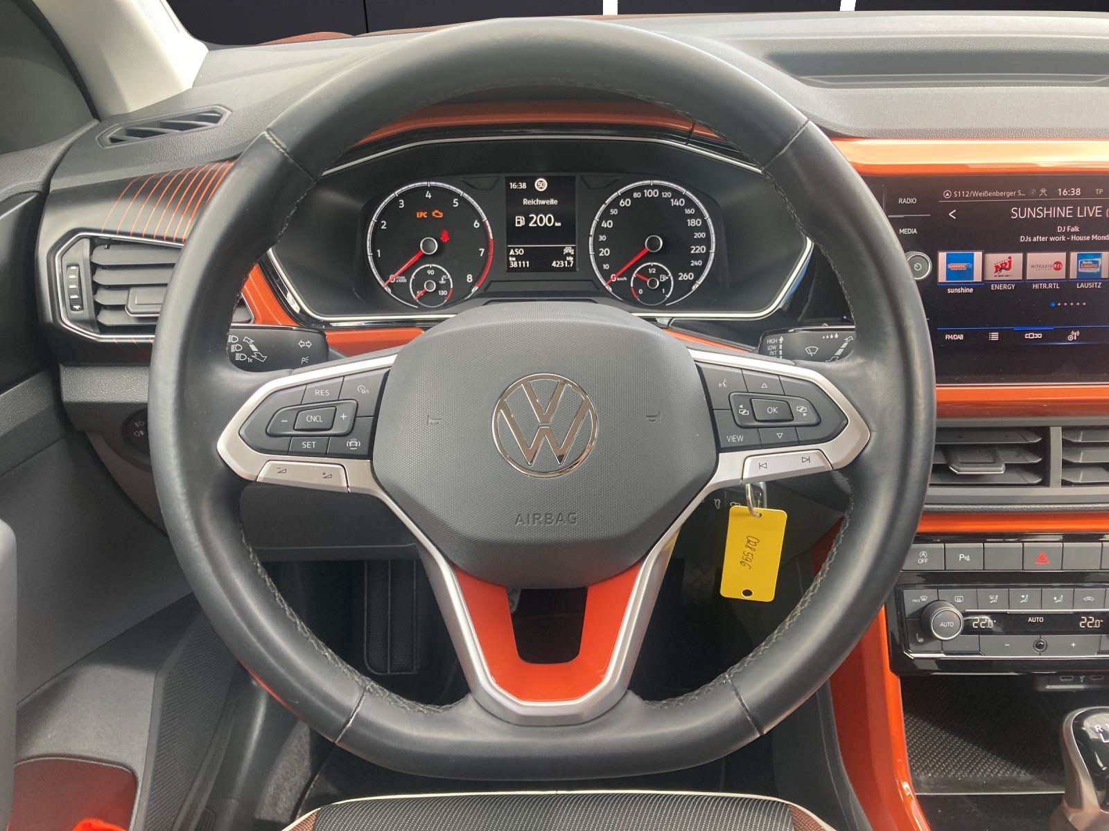 Fahrzeugabbildung Volkswagen T-Cross Style Navi LED SH Navi LED SH