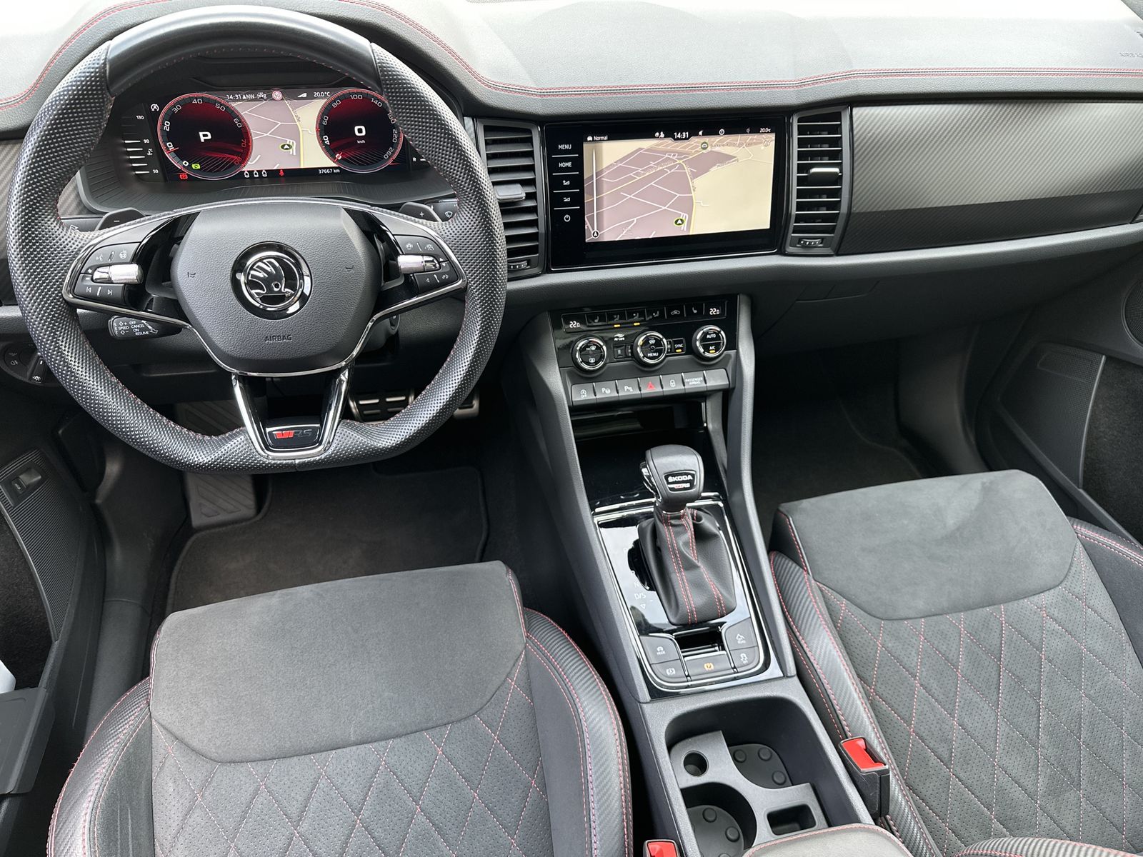 Fahrzeugabbildung SKODA Kodiaq 4x4 RS NAV+MATRIX+AHK+ACC+KAM+PANO+20ZOLL