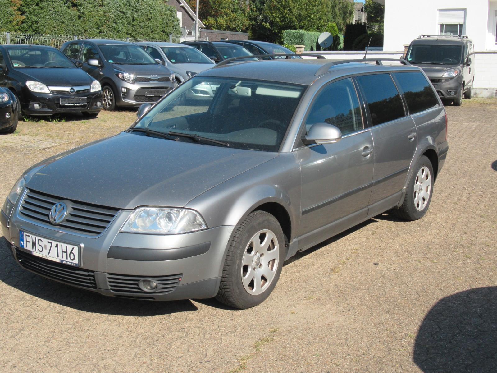 Volkswagen Passat 2005 — rear view