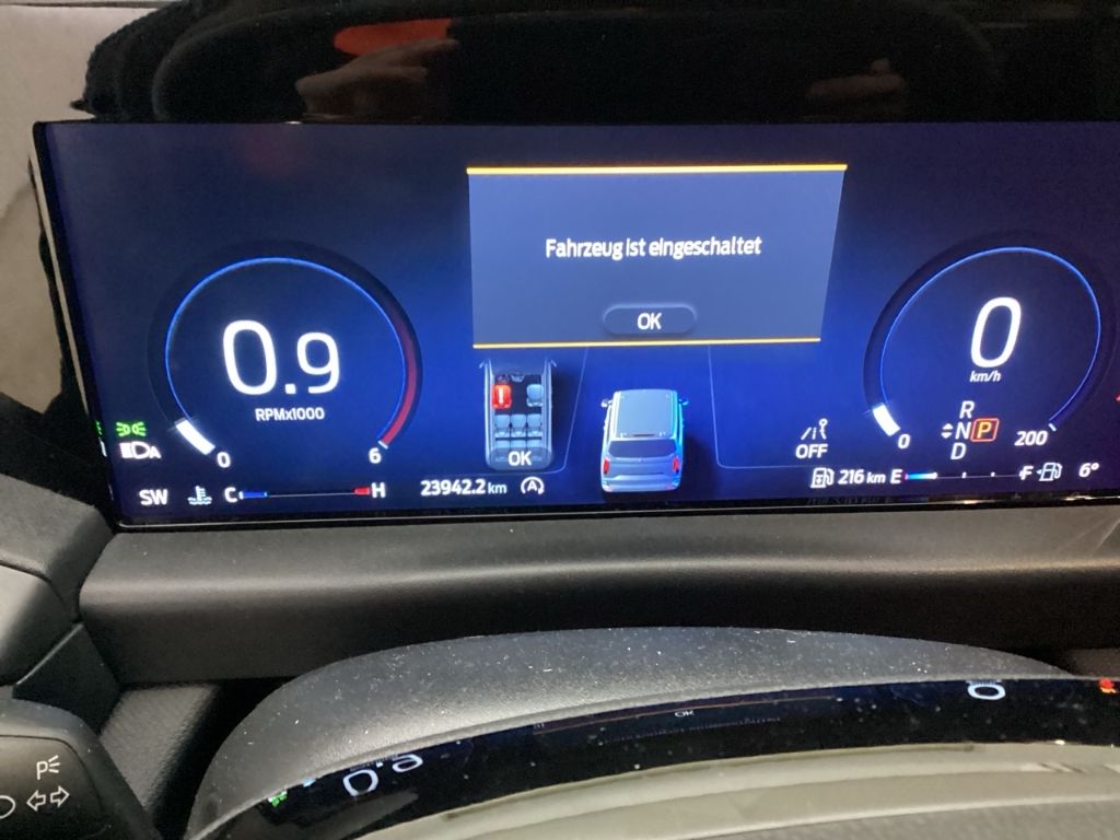 Fahrzeugabbildung Ford Tourneo Custom 320 L2 Titanium AWD AHK Navi LED