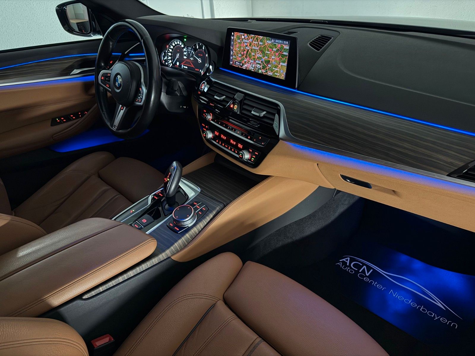 Fahrzeugabbildung BMW 530 d xDrive M SPORT/LED/HuD/FROZEN LACKIERUNG