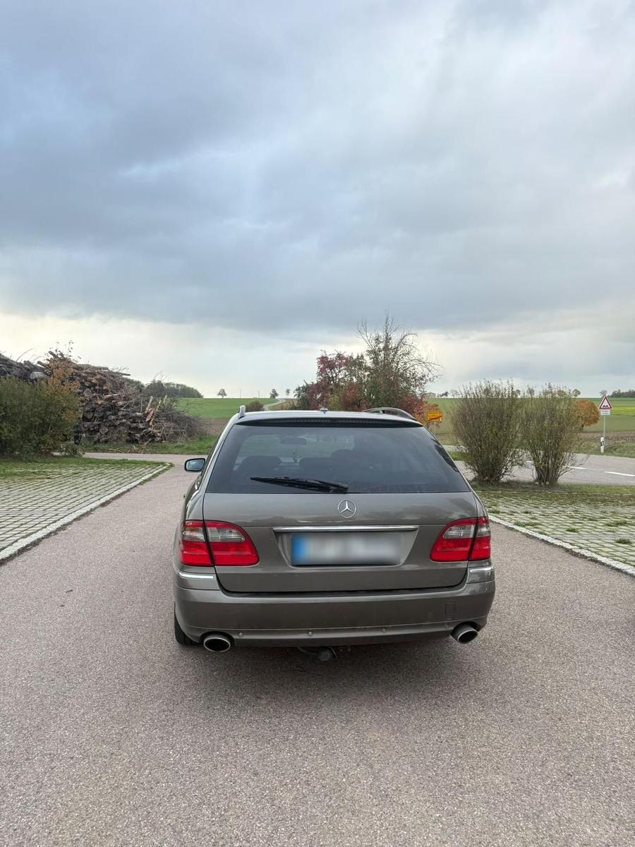 Mercedes-Benz E320 2009 — photo 8