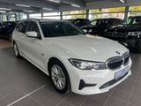 BMW 330e Touring Advantage Drivng Assist+Key+ACC - BMW 330: Kombi, 330d