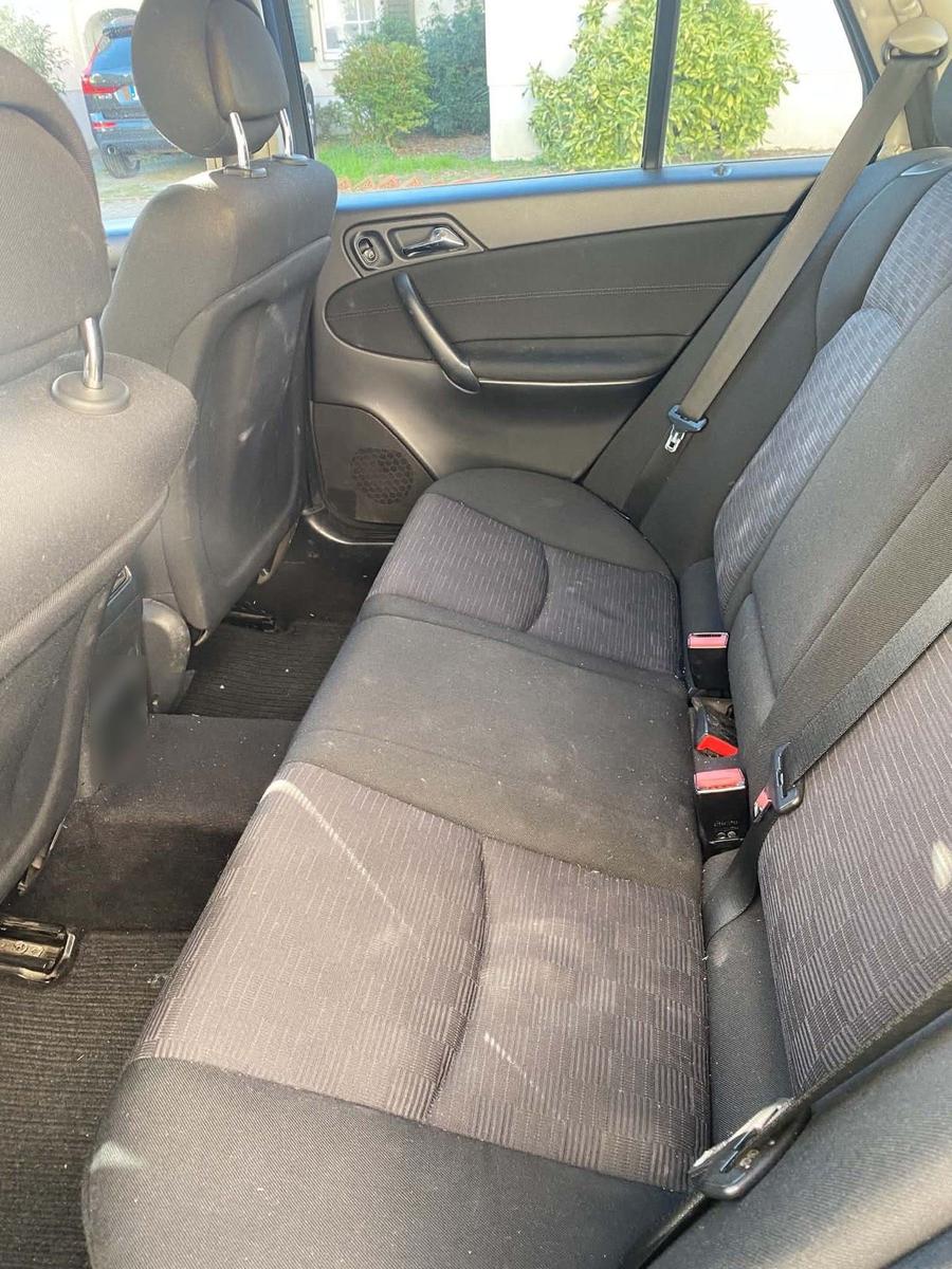 Mercedes-Benz C220 2006 — photo 9