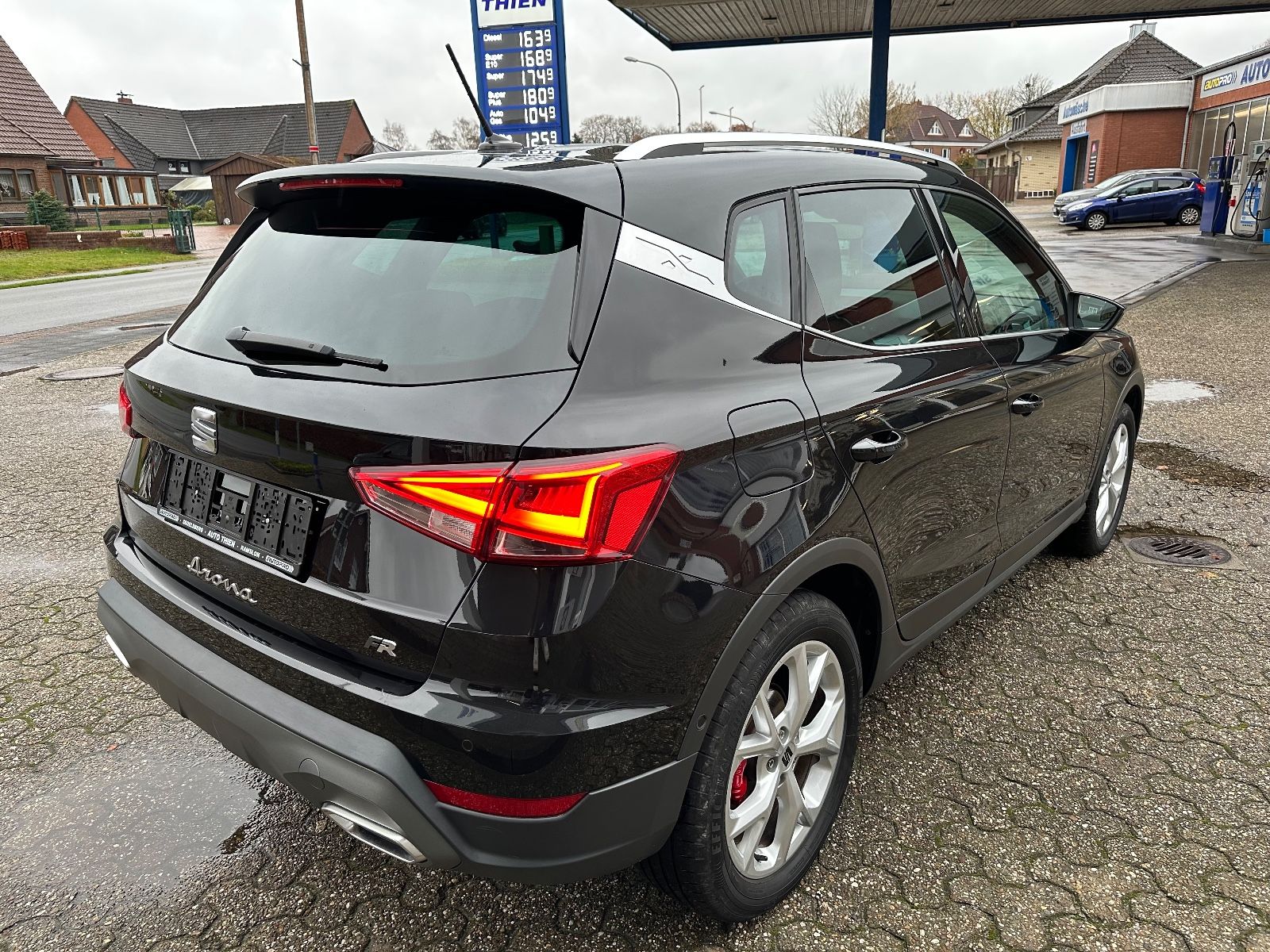 Fahrzeugabbildung SEAT Arona FR 1.5 TSI DSG Navi/LED/ACC/Dinamica