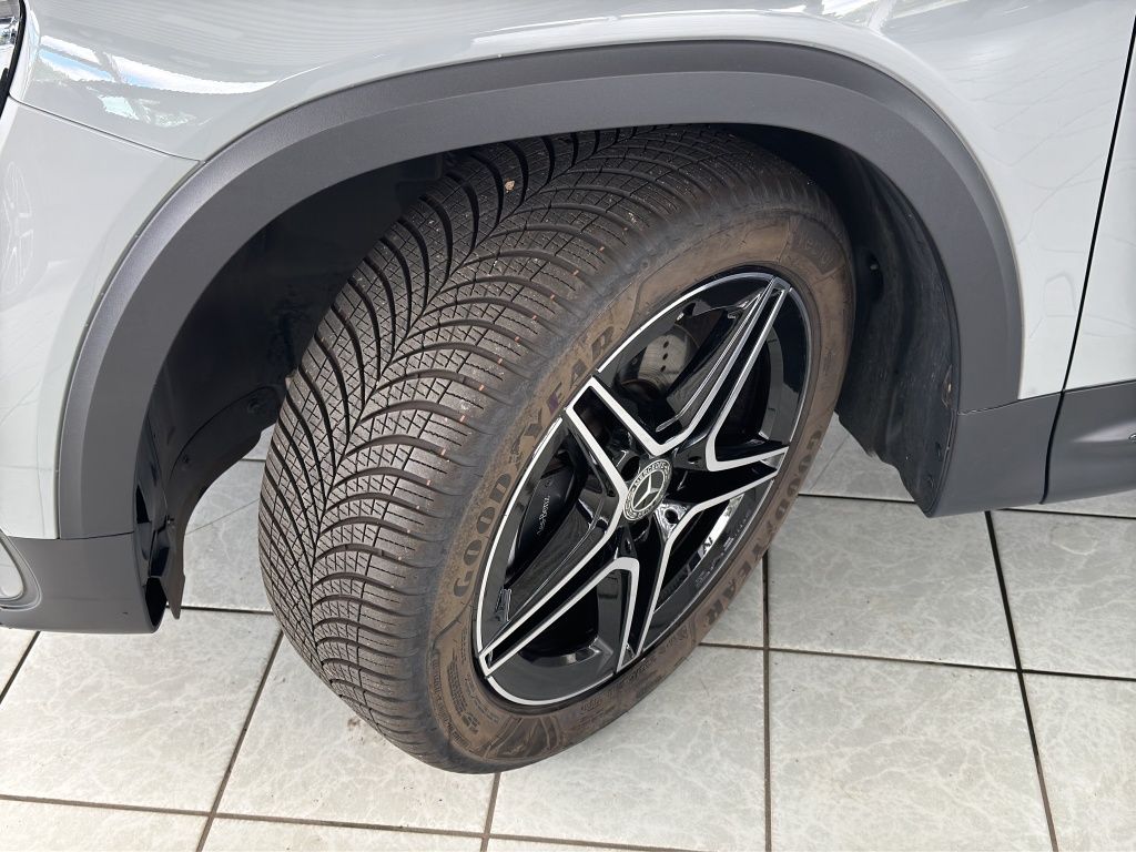 Fahrzeugabbildung Mercedes-Benz GLB 200 AMG*Night*LED*KeyLess*PDC*ParkAss*RFK