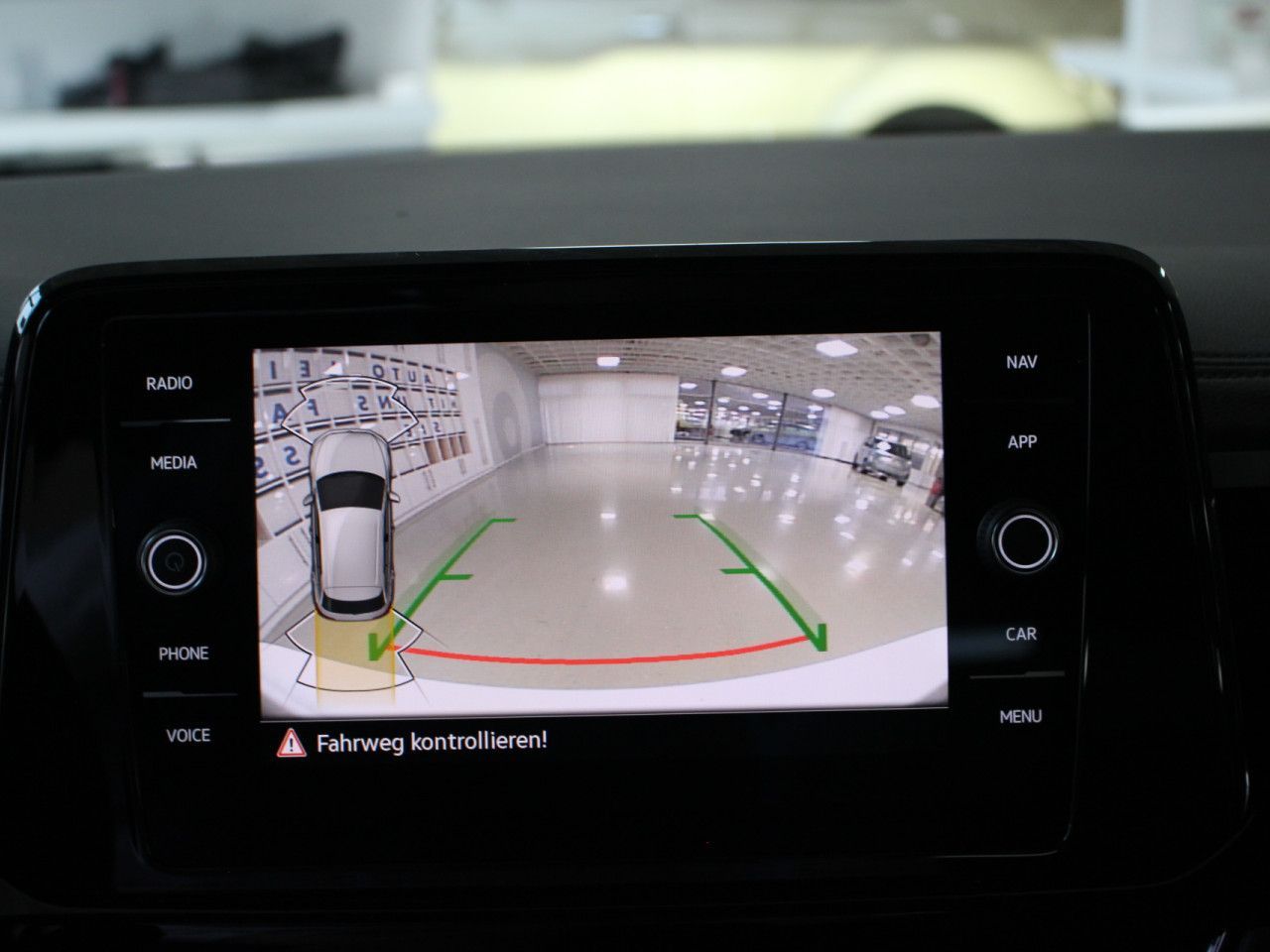 Fahrzeugabbildung Volkswagen T-Roc 2.0 TSI R-Line 4Motion/Pano/IQDrive/AHK