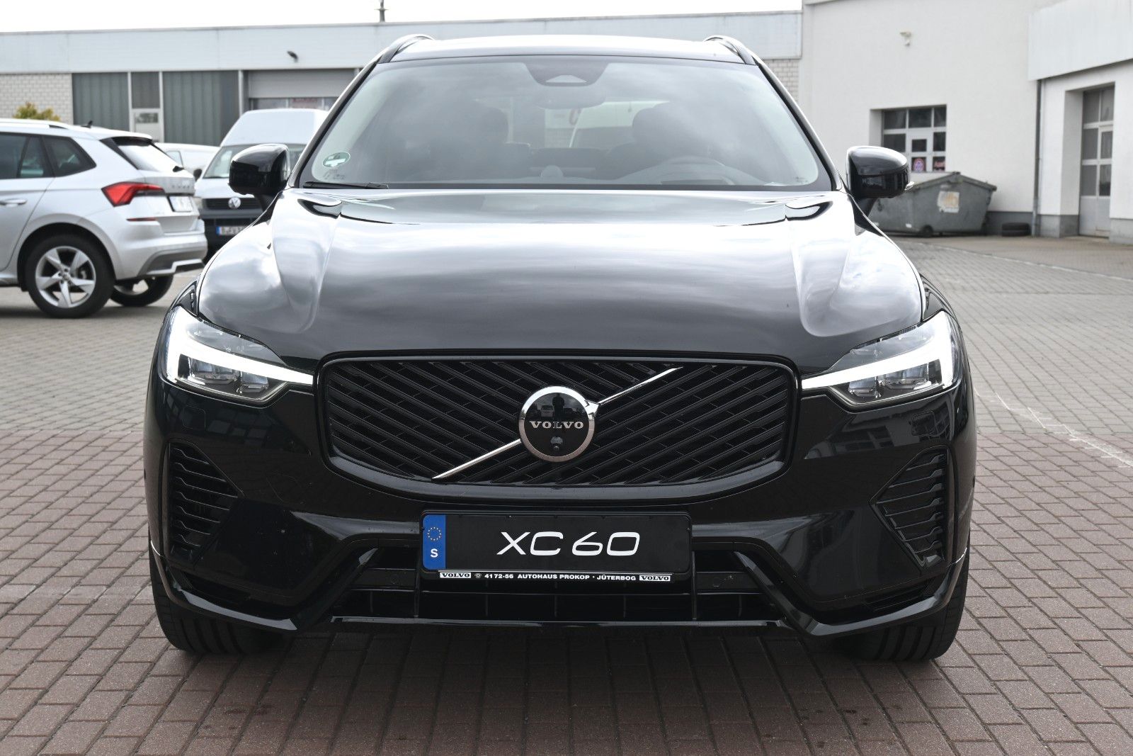 Fahrzeugabbildung Volvo XC60 T8 RC AWD Ultra Dark*LUFT*AHK*ACC*FACELIFT