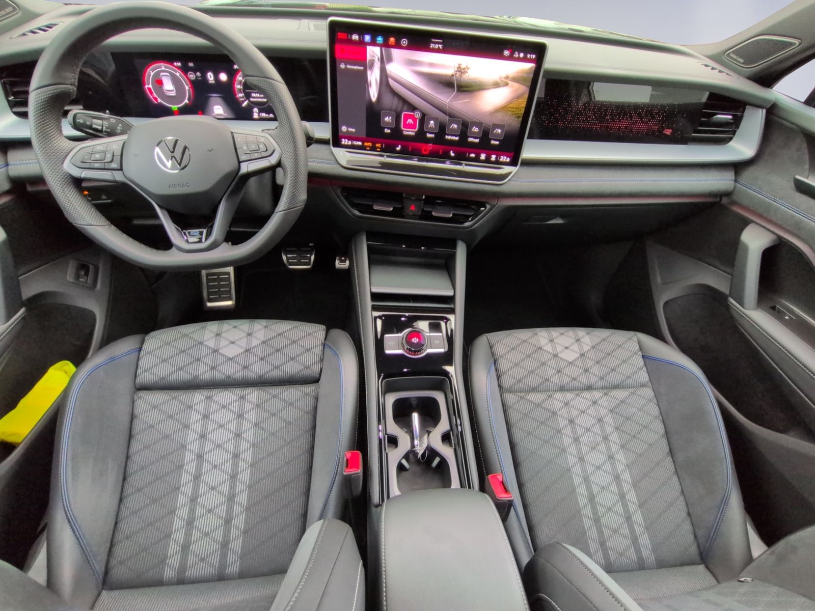 Tayron R-Line 2.0 TDI 4MO DSG AHK+STHZ+BLACK+HuD