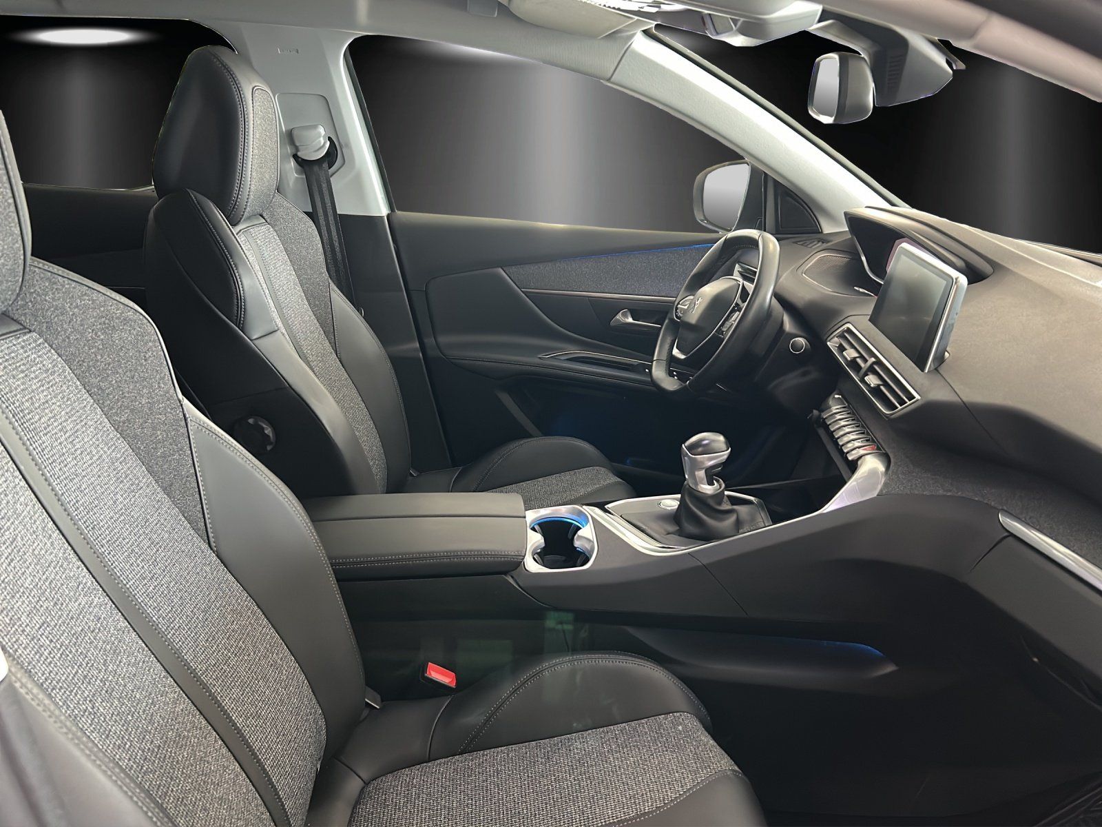 Fahrzeugabbildung Peugeot 3008 1.2 PureTech 130 Allure/NAVI/Kamera/PDC