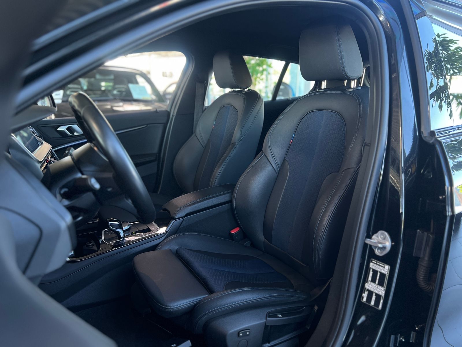 Fahrzeugabbildung BMW 120 i M Sport PDC KLIMA LED NAVI SHZ