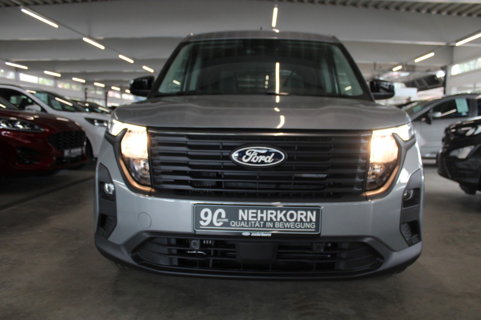 Fahrzeugabbildung Ford Tourneo Courier Titanium Kamera WinterPaket2 uvm
