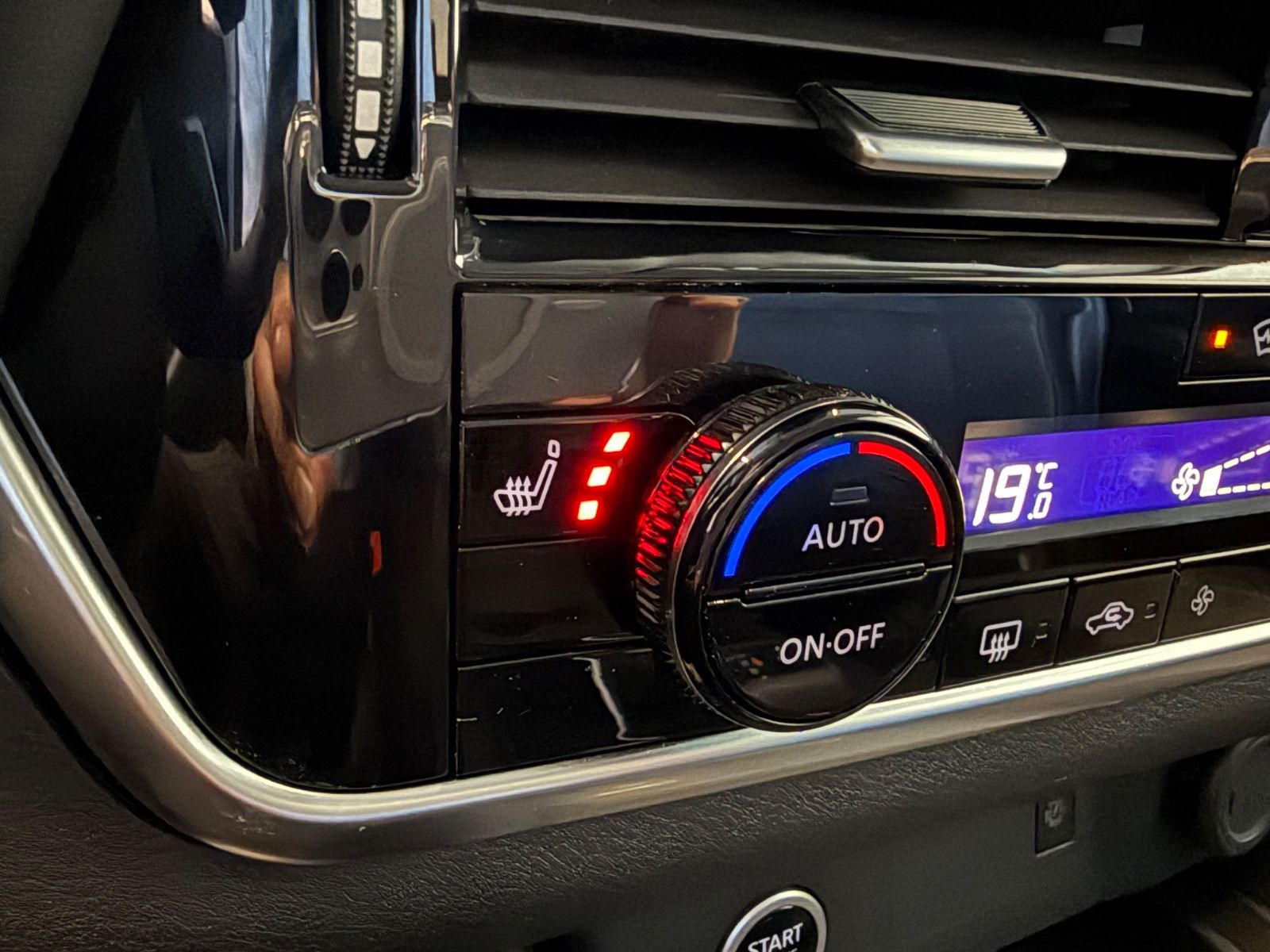 Fahrzeugabbildung Nissan Qashqai N-Connecta 1.3DIG-T Business Technologie
