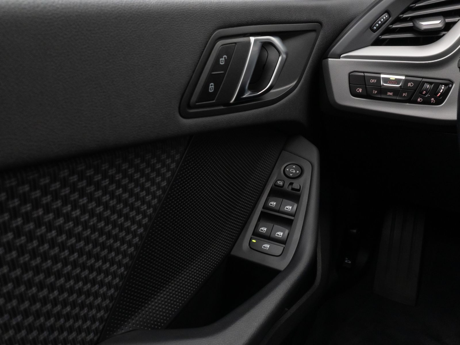 Fahrzeugabbildung BMW 116i CockPitPro DAB PDC LED Geschwindigkeitsreg