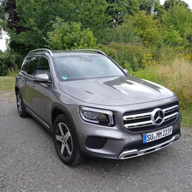 Mercedes-Benz GLB 220