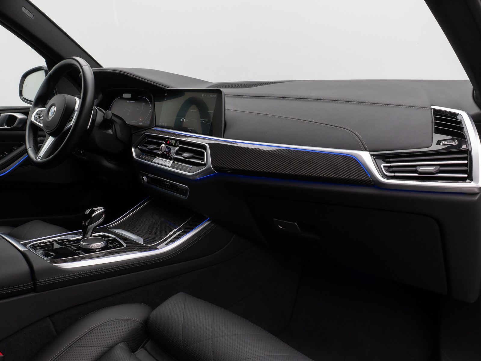 Fahrzeugabbildung BMW X5 M50i H/K DAB Laser 360°Alarm Belüftung 22Zoll