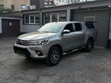 Toyota Hilux Double Cab Executive 4x4 2.4 D-4D - Toyota Hilux: 2.4