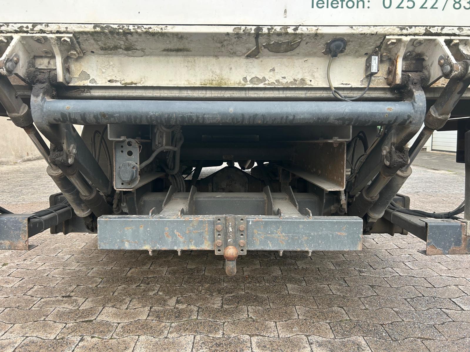 Iveco LKW GESCHLOSSENE  KASTEN LADEBOARDWAND