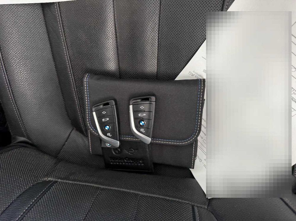 Fahrzeugabbildung BMW 520d T AT8 LASER/HUD/H&K/LEDER/SHZ/RFK/AHK