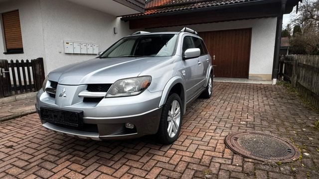 Mitsubishi Outlander 2.4 Sport*AUTOMATIK*KLIMA*SHZ*AHK*