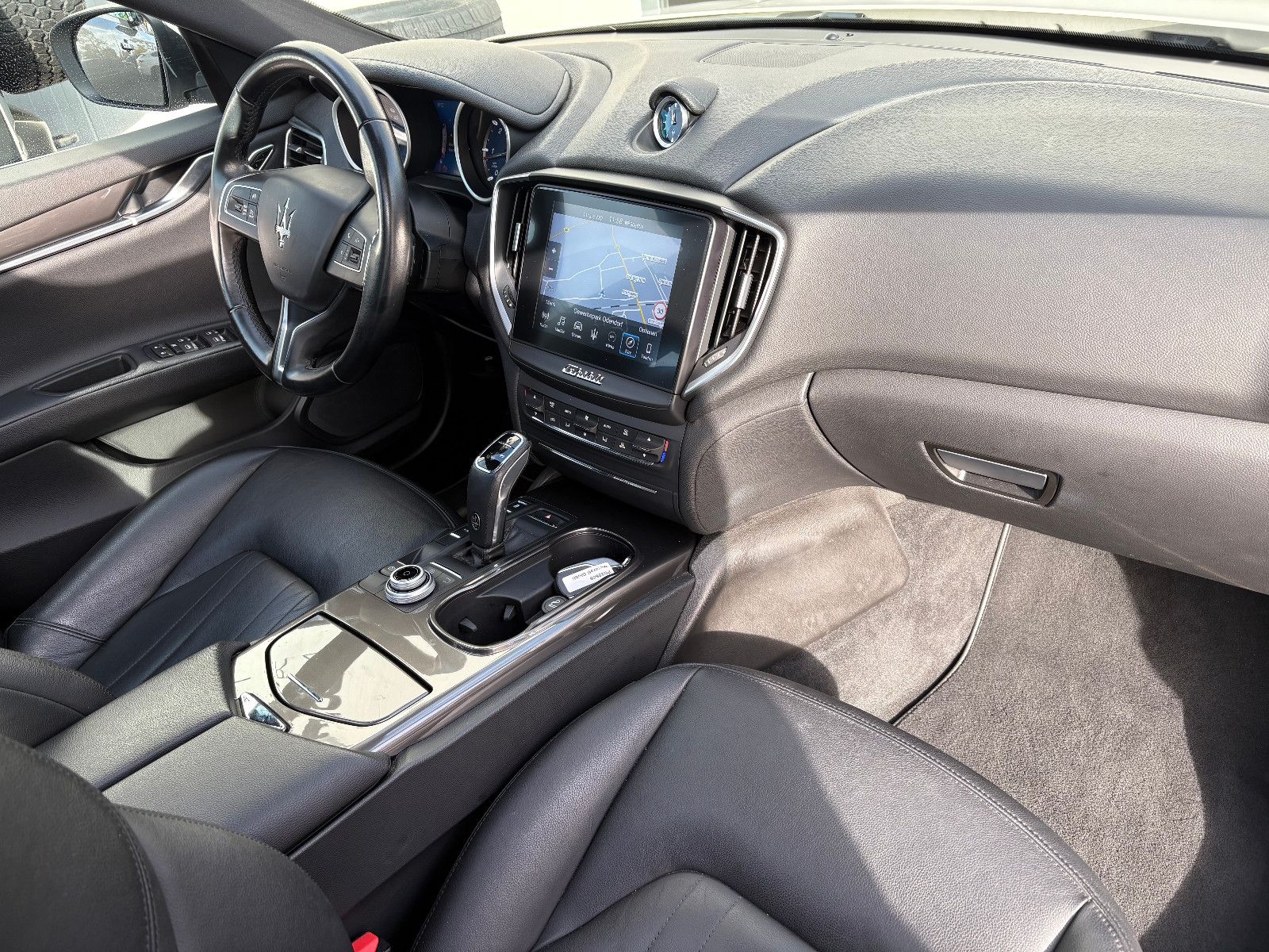 Fahrzeugabbildung Maserati Ghibli Diesel/FACELIFT/KAMERA/NEUES-MODELL