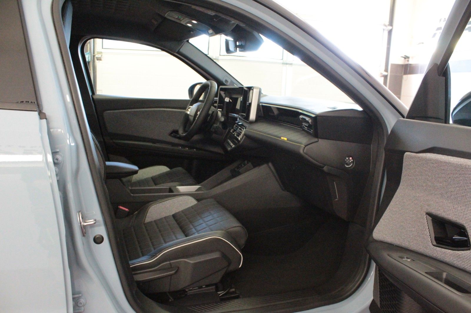 Fahrzeugabbildung Renault R 4 150 Comfort Range Iconic *Vollausstattung*