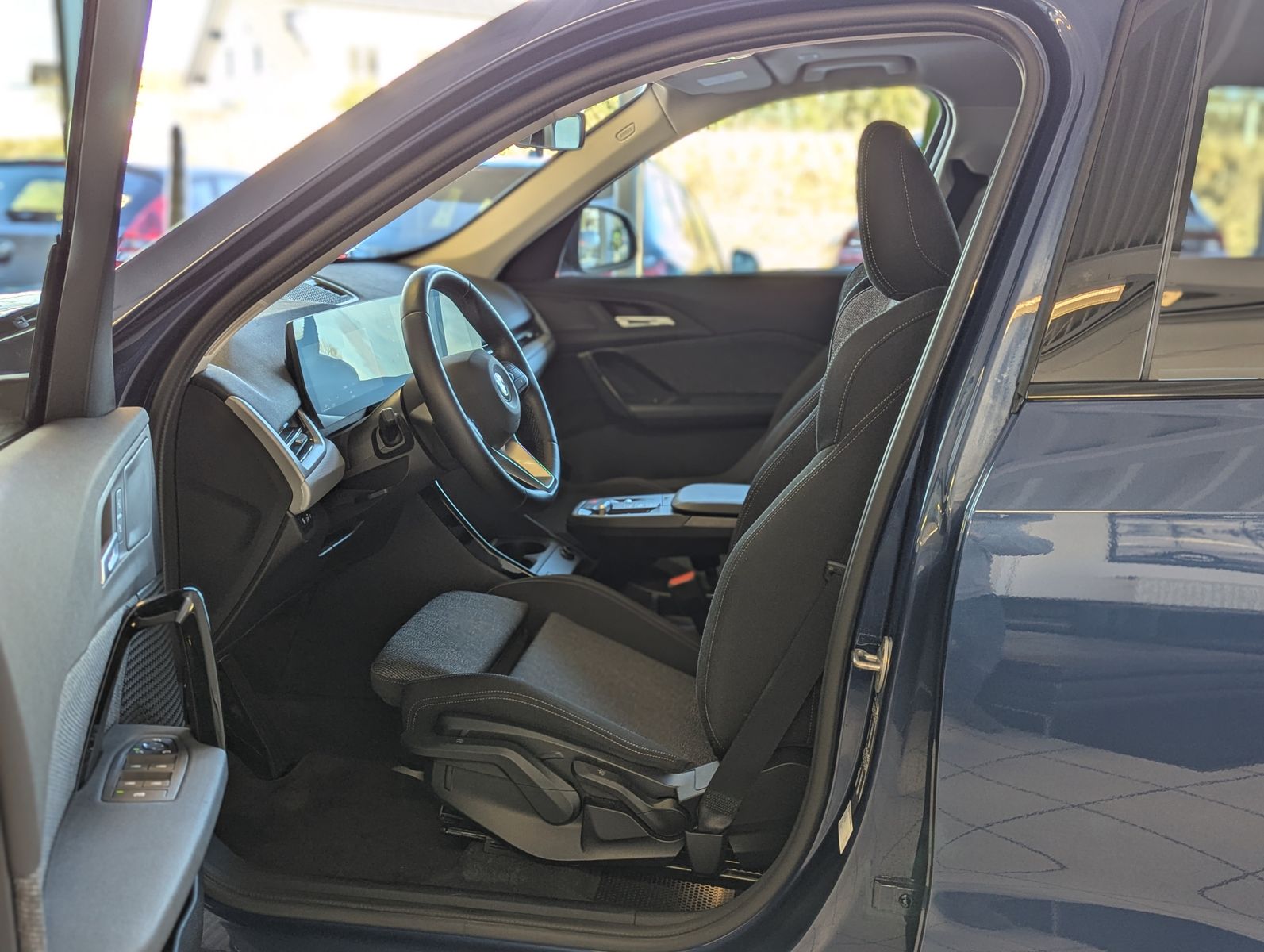 BMW X1 18 i Travel-Paket Pano Kamera AHK - Image 12