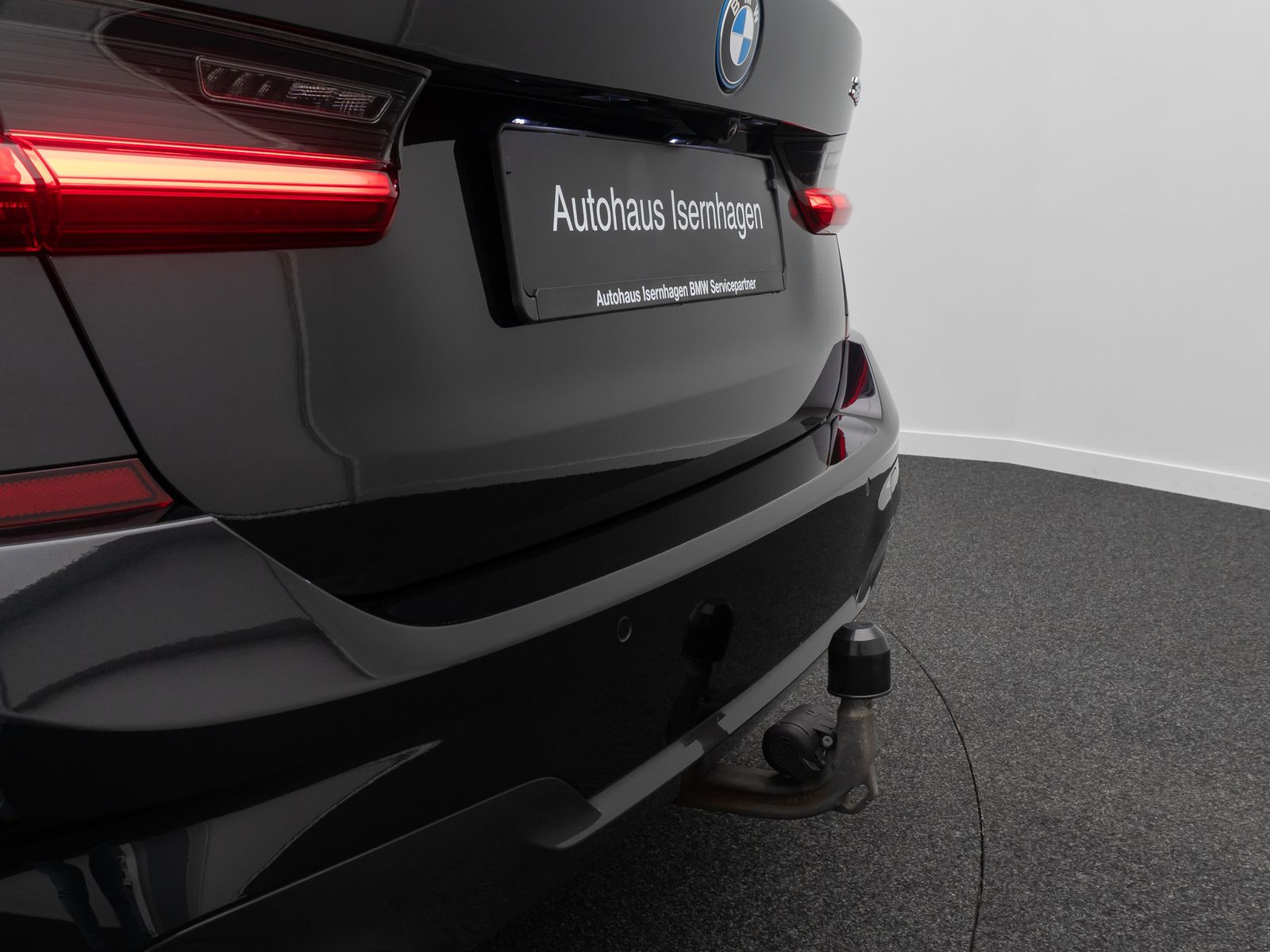 Fahrzeugabbildung BMW 330e M Sport DAB Laser HUD AHK Kamera Panorama
